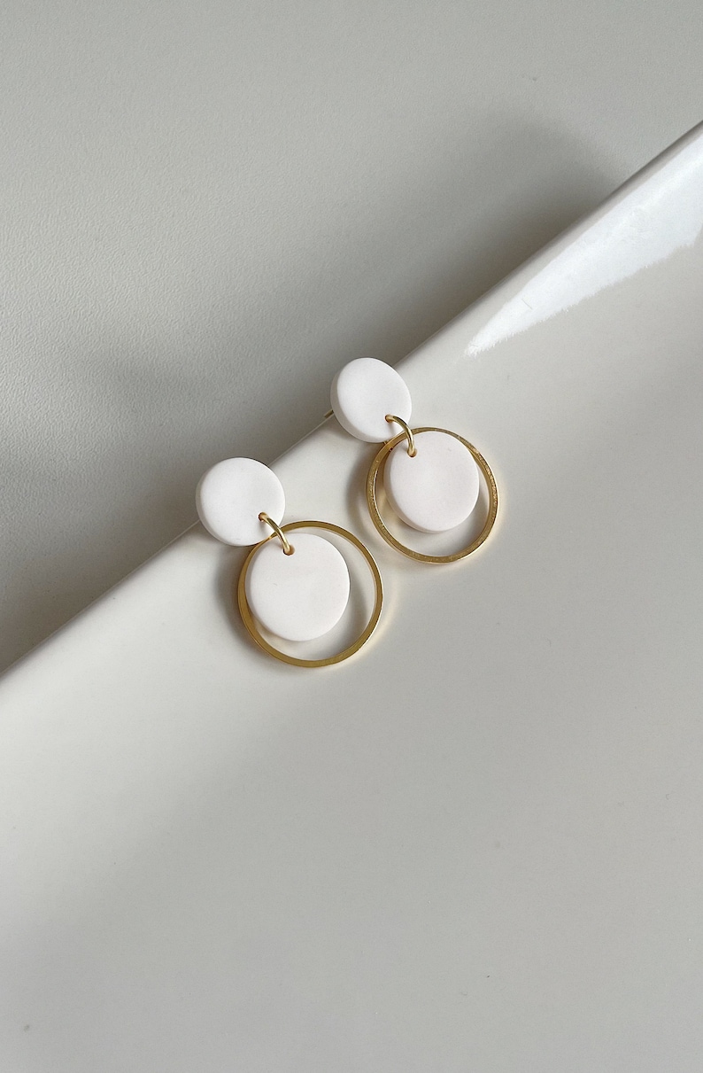 Ohrringe klein minimalist elegant Terracotta mit Terrazzo Muster Kreis mit Gold Ring chirurgischer Edelstahl-Kalua Gold EstudioKoaShop Bild 8