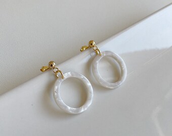 Ohrringe white pearl círculo pendiente acetato oro pendientes colorido edelstahl ohrringe boho pendientes elegante joyería mínima ligera