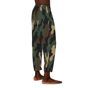 Camouflage Men&#39;s Pajama Pants: Cozy Polyester Loungewear