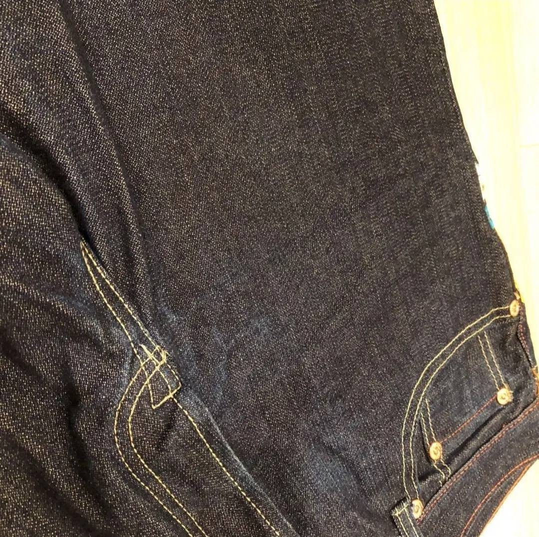 *Ed Hardy*  ジャンピング コイ デニム フレア ジーンズ Ed Hardy Dagger Heart Retro Light Flare Jeans | Zumiez