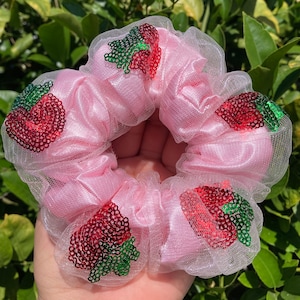 Strawberry Milkshake Scrunchy | ***READ DESCRIPTION ***