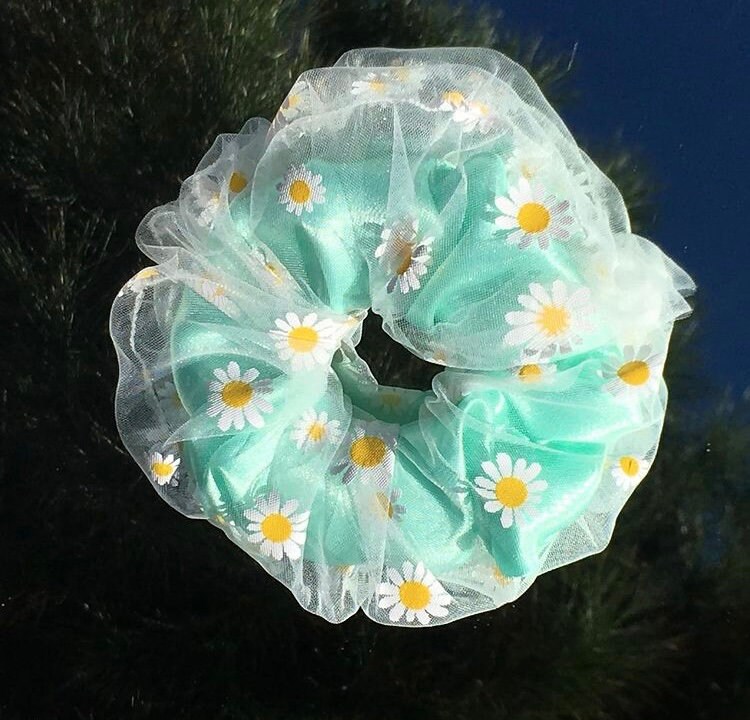 【DAISY SYNDROME】ESSENTIAL SCRUNCHIE white White Hair Scrunchie - School Uniform Scrunchie, White