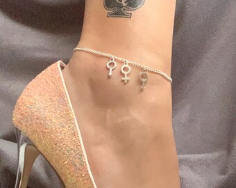 Cavigliera Regolabile In Alluminio Gunmetal – Gioiello Fetish Stile Hotwife, Swinger Lifestyle, Bisessuale