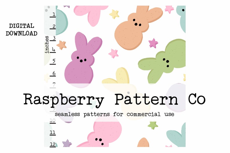 Op de afbeelding: Een naadloos patroon met pastelkleurige snoepjes in de vorm van konijntjes en sterren op een witte achtergrond. De tekst "Raspberry Pattern Co" en "seamless patterns for commercial use" zijn ook aanwezig. De afbeelding bevat een liniaal met afmetingen in inches.