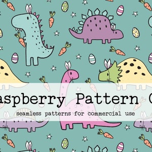 Peut inclure: Motif sans couture avec des dinosaures de dessins animés portant des oreilles de lapin, des carottes et des œufs de Pâques sur fond turquoise. Le motif comprend des étoiles et le texte "Raspberry Pattern Co seamless patterns for commercial use".