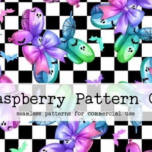 Puede incluir: Un patrón de descarga digital con un diseño repetido de animales de globos de Halloween con caras de fantasmas, telarañas y lazos en tonos de azul, morado y verde. El fondo es un patrón de tablero de ajedrez en blanco y negro. Se muestra el texto "Raspberry Pattern Co".