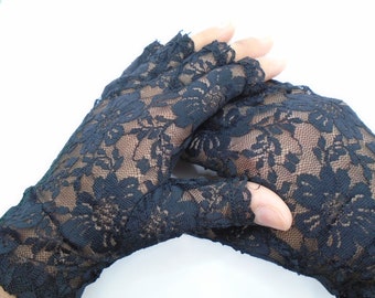 Black Short Lace Fingerless Gloves