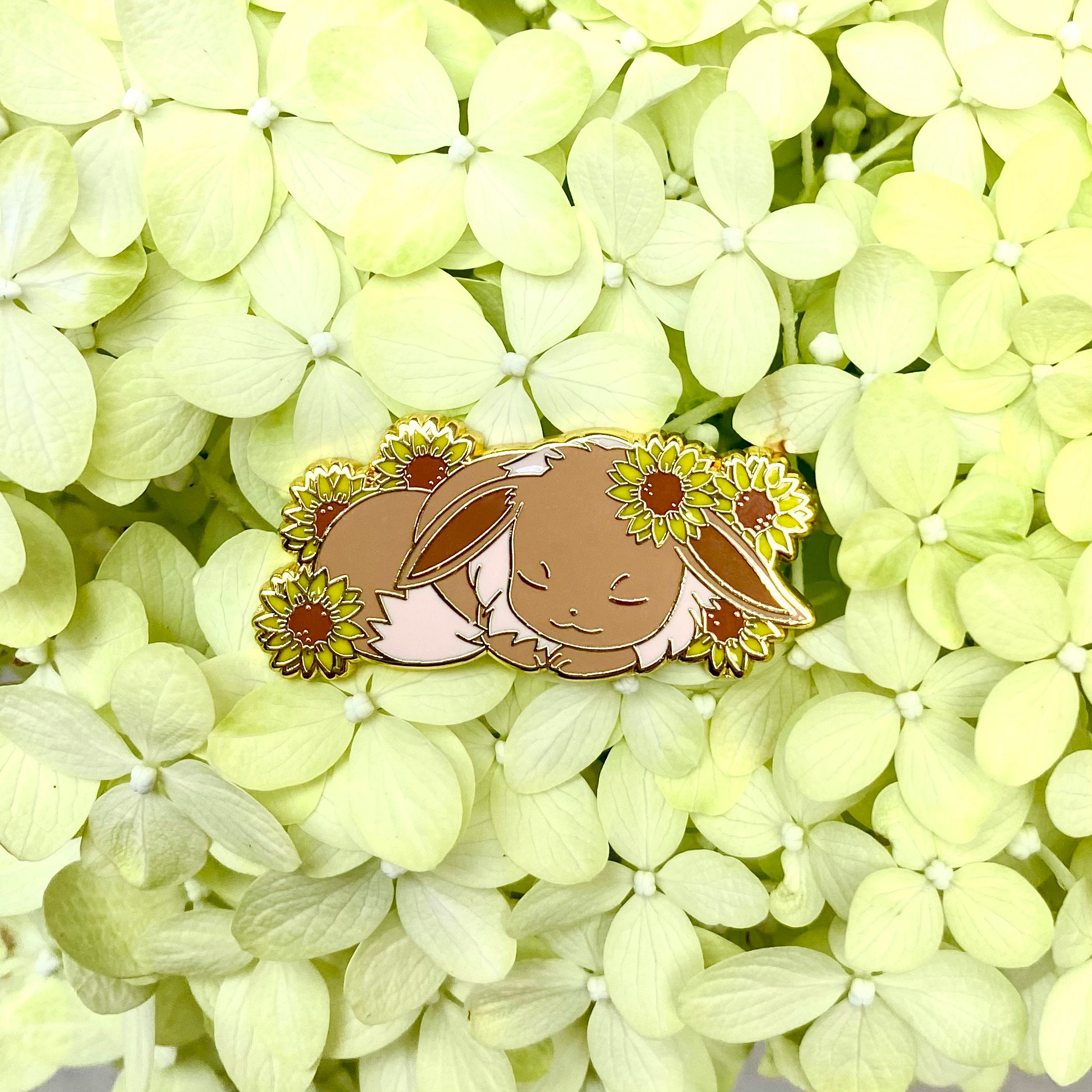 Sleepymon Eevee enamel pin