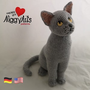 Sitting cat crochet pattern image 1