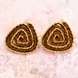 Vintage Triangle Spiral Clip On Earrings | H29
