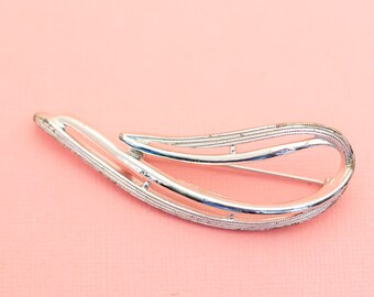 Vintage Unique Symbolic Silver Tone Brooch | Sarah Coventry | H25