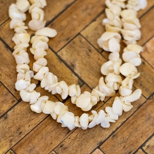 18 inch, Vintage White Shell Beads Elegant Necklace - H36