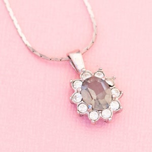 Dainty Silver Tone Diamond Floral Necklace| 18 Inches| Avon| H20