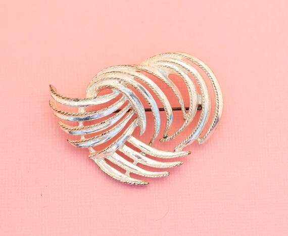 Vintage Feathers of Elegance Brooch | H24 - image 1