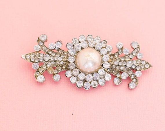 Vintage Elegant Pearl Island Diamond Brooch | Lar… - image 1