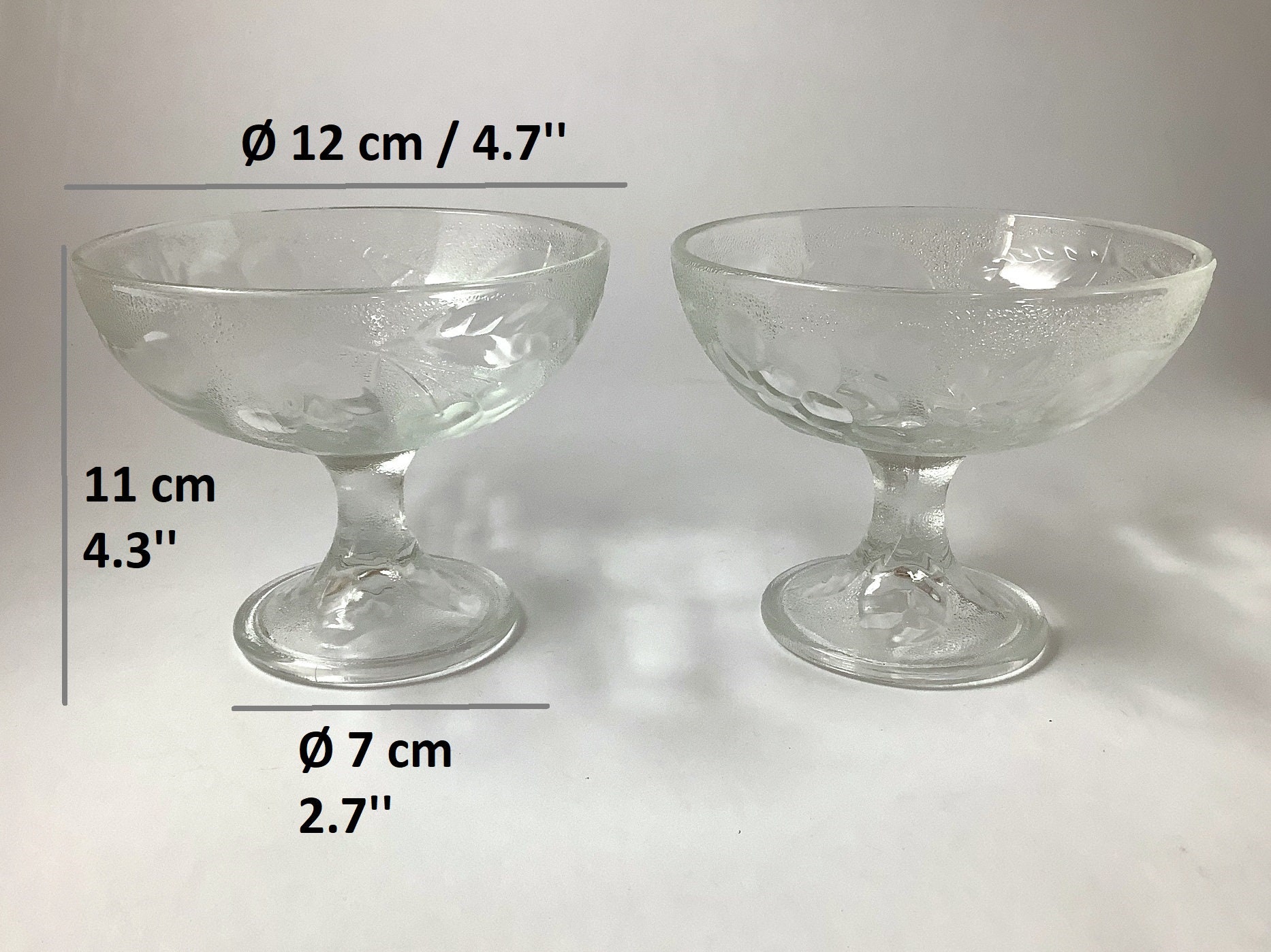Wnvivi Set Di 4 Bicchieri In Vetro Per Gelato E Dessert Con Piede | 283g, Stile Vintage, Capacità 210/300 Ml, Dorati, Lavabili In Lavastoviglie