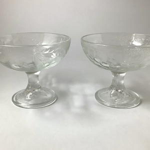 Vintage set of pressed glass footed ice cream bowls | Mid-century dessert and fruit compote cups on a foot