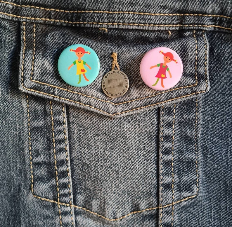 2er-Set Button 'Püppchen', Mini, Ø 25mm, rosa und blau. Mitbringsel, Mitgebsel, Giveaway Kindergeburtstag Bild 7