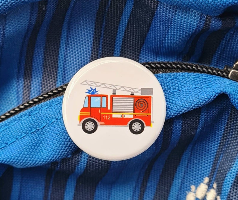 Button 'Feuerwehr', Ansteckbutton, Ø 32mm. Als Mitbringsel, Mitgebsel, Kleinigkeit für Kinder Bild 3