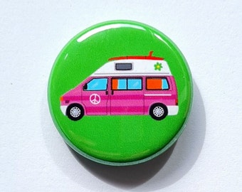1 pc. button with bow pin, mini, Ø 25 mm, a small mobile home as a souvenir for those hungry for travel