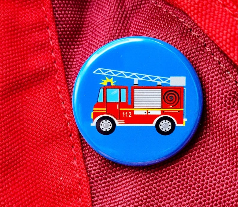 Button 'Feuerwehr', Ansteckbutton, Ø 32mm, blau. Als Mitbringsel, Mitgebsel, Kleinigkeit für Kinder Bild 3