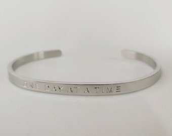 Motivational bangle "One Day At A TIME" - Bangle - recovery gift