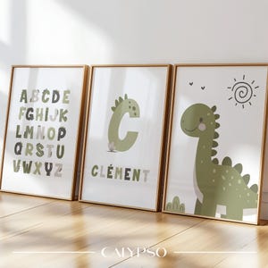 Poster di dinosauri verdi per bambini - 3 poster personalizzati con iniziali e nomi, dinosauro e alfabeto verde