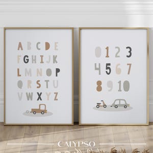 Alphabet- und Zahlenplakate zum Thema Fahrzeug in Khaki und Beige, Lernplakat für Buchstaben und Zahlen für Kinder