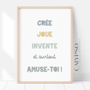 Citation affiche enfant typographie multicolore bleu jaune vert, poster mural chambre enfant encadré, décoration ludique et bienveillante