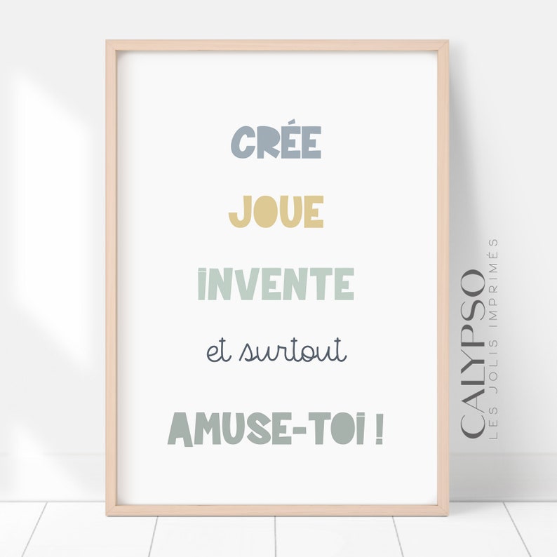Citation affiche enfant typographie multicolore bleu jaune vert, poster mural chambre enfant encadré, décoration ludique et bienveillante