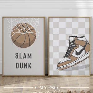 Basketball-Poster für Kinder – Illustration von Turnschuhen auf kariertem Hintergrund und Korb mit Ball