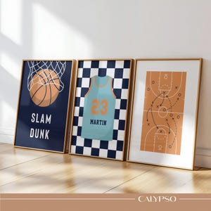 Individuell gestaltete Basketballposter in Blau und Orange – Wanddekoration für ein sportliches Jungenzimmer