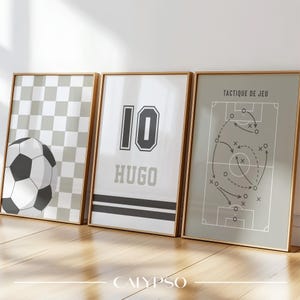 Poster di calcio personalizzati per bambini - 3 poster con pallone, campo e maglia con nome e numero