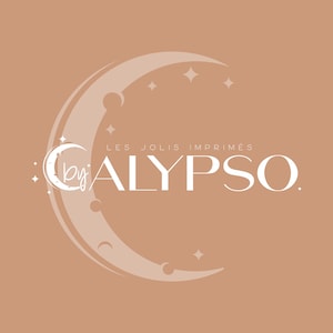 May include: A white crescent moon with stars and the text "Les Jolis Imprim&eacute;s by CALYPSO." The background is a light brown colour.