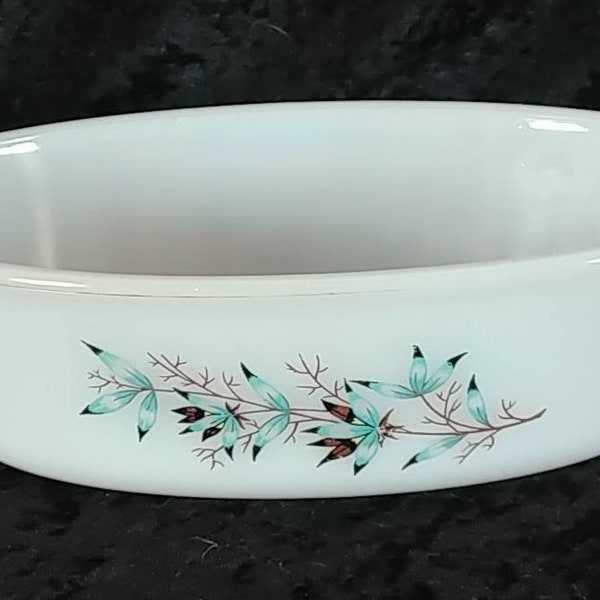 Vintage Glasbake oval baking dish. No lid. Marked Made in USA, Glasbake, J - 235, 1 qt. No cracks or chips. Good condition.