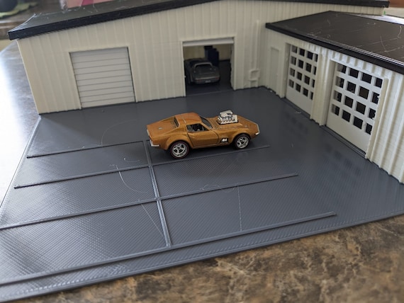 ガスモンキーガレージ GasMonkey Garage 1/64 ミニカーセット Amazon | Hot Wheels Gas Monkey Garage '68 Corvette Hw Screen