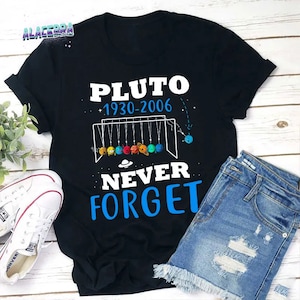 Pluto glöm aldrig vintage-t-shirt, astronomilärarskjorta, kärleksastronomi-skjorta, specialpedagogisk skjorta, för tillbaka till skolan-skjortan