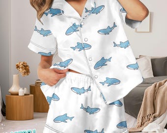 Pijama de tiburón ballena para mujer: adorable pijama de animales marinos, conjunto de verano de manga corta con botones y estampado de vida marina.