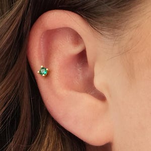 18G/16G Silver Emerald Threadless Push Pin Labret Stud • Solid 925 Sterling Silver • Tragus Stud • Flat Back • Helix • Conch • Labret Stud