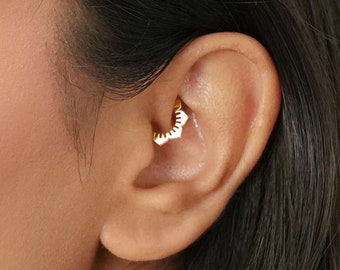 18G/16G Seamless Flower Gold Daith Clicker Cartilage Gold Hoop Earrings • septum hoop • daith hoops • gold cartilage hoop