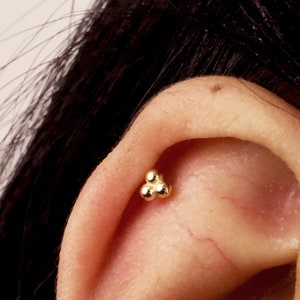 20G Gold Bead Labret Cartilage Stud Earring • tragus stud • conch earring • helix • cartilage piercing • minimalist • FLAT BACK