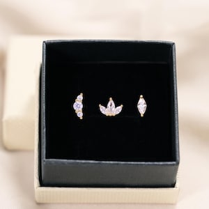Ensemble de boucles d'oreilles à dos plat et breloque en diamants délicats • lot de 3 • boucles d'oreilles en cartilage • clou en hélice • cadeau pour elle