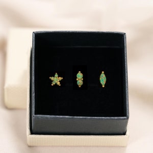 Set di orecchini a bottone con ciondolo opale verde da giardino • set di 3 • orecchini per cartilagine • perno elicoidale • regalo per lei