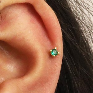 18G/16G gouden smaragdgroene schroefdraadloze push pin labret-stekker • Massief 925 sterlingzilver • Tragus-stekker • Platte achterkant • Helix • Conch • Labret-stekker