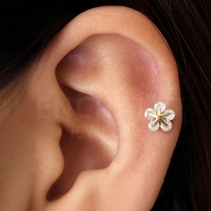 9 COULEURS | Labret à dos plat, fleur de cerisier et filetage intérieur • 18 g/16 g • tragus • boucle d'oreille conque • piercing du cartilage en hélice