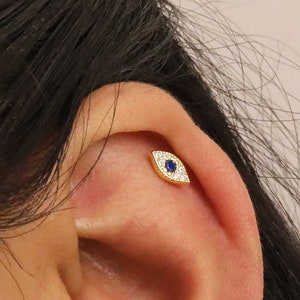 20G Gold Evil Eye Labret Cartilage • tragus stud • conch earring • tragus • helix • cartilage piercing • minimalist • FLAT BACK