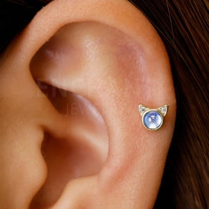 18G/16G Polished Aquamarine Cat Internally Threaded Flatback Labret • tragus stud • conch earring • tragus • helix • cartilage piercing