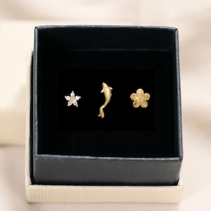 Delicato set di orecchini piatti in argento sterling: fiore, carpa koi, ciondoli con diamanti