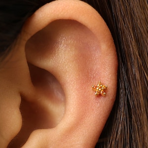 18G/16G Tiny Garnet Flower Internally Threaded Flatback Labret • tragus stud • conch earring • tragus • helix • cartilage piercing