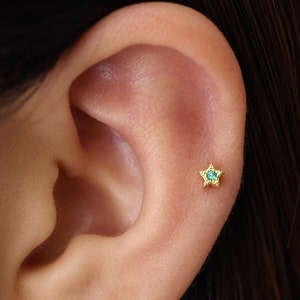 18G Tiny Emerald Star Labret Cartilage Studs • tragus stud • conch earring • tragus • helix • cartilage piercing • minimalist • FLAT BACK
